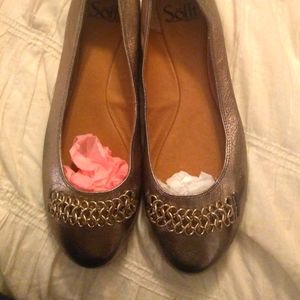 Sofft metallic chain ballet flats. Size 8.5 Like new